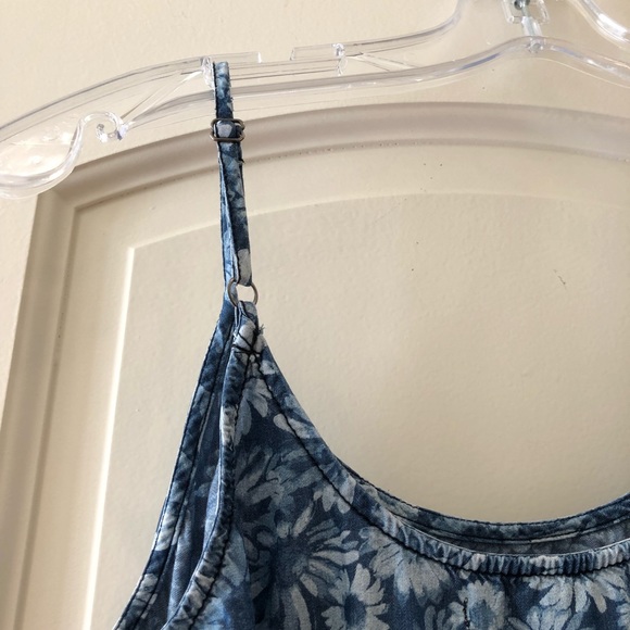 Daisy Denim Crop Top - Picture 4 of 5